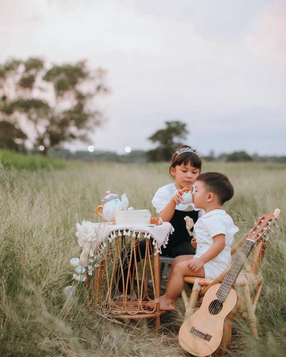 pemotretan ulang tahun Nastusha Olivia Alinskie (instagram.com/glennalinskie)