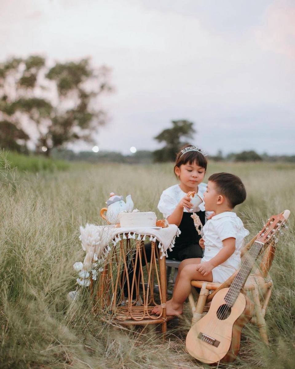 pemotretan ulang tahun Nastusha Olivia Alinskie (instagram.com/glennalinskie)