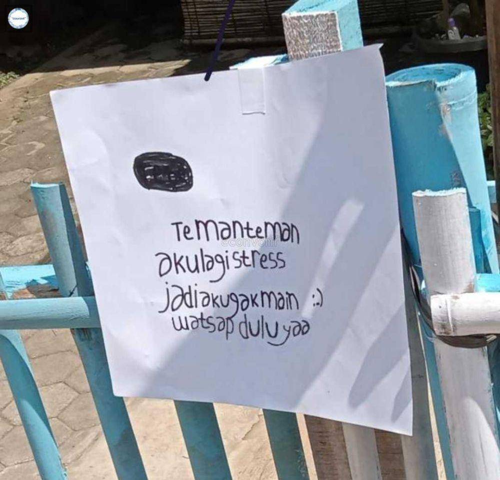 meme lucu menertawakan hidup (twitter.com/convomf)