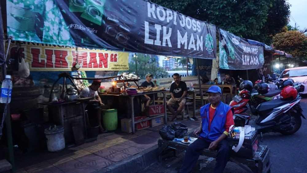 foto angkringan kopi joss Lik Man (jogja.idntimes.com)
