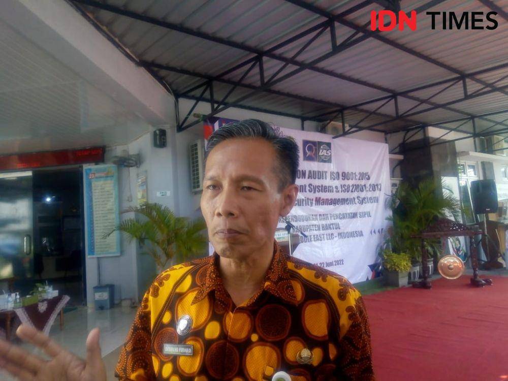 Kepala Dinas Catatan Sipil dan Kependudukan, Pemkab Bantul, Bambang Purwadi Nugroho.(IDN Times/Daruwaskita)