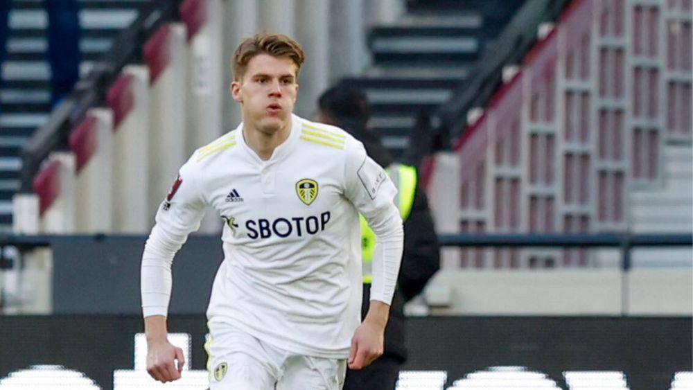 Debut Leo Fuhr Hjelde di Premier League bersama Leeds United. (twitter.com/lufc)