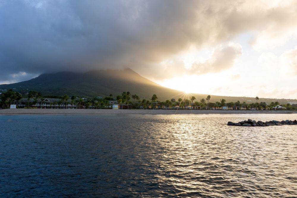 Nevis (unsplash.com/mprage)