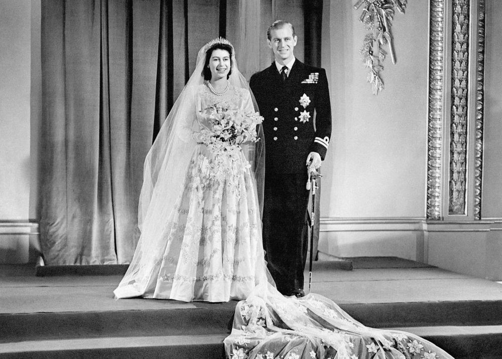 6 Pelajaran Cinta Ratu Elizabeth II dan Pangeran Philip, Abadi!