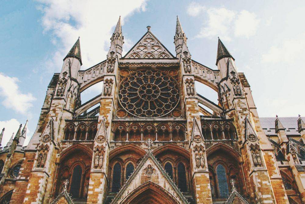 ilustrasi Westminster Abbey (pexels.com/Dominika Gregušová)