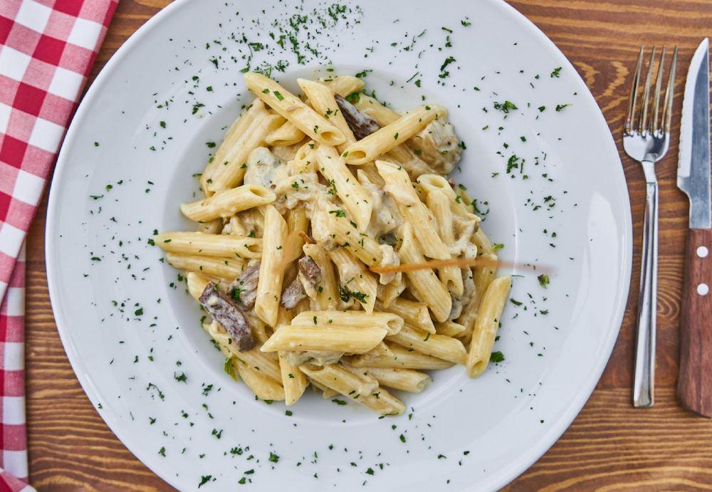 ilustrasi cheesy pasta (pexels.com/Engin Akyurt)