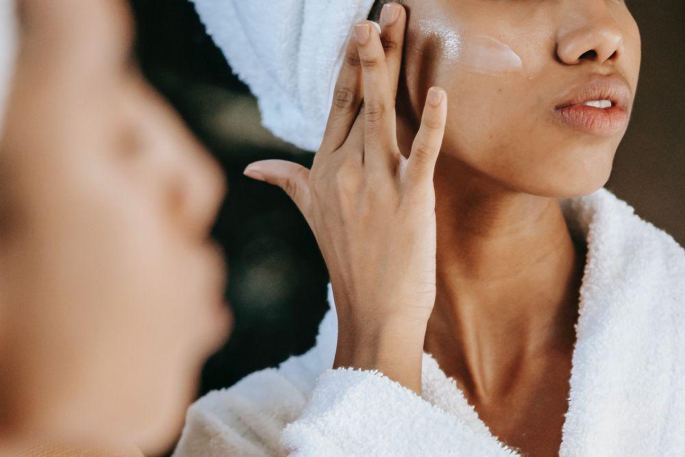 5 Night Cream dengan Retinol, Bikin Kulit Kencang!