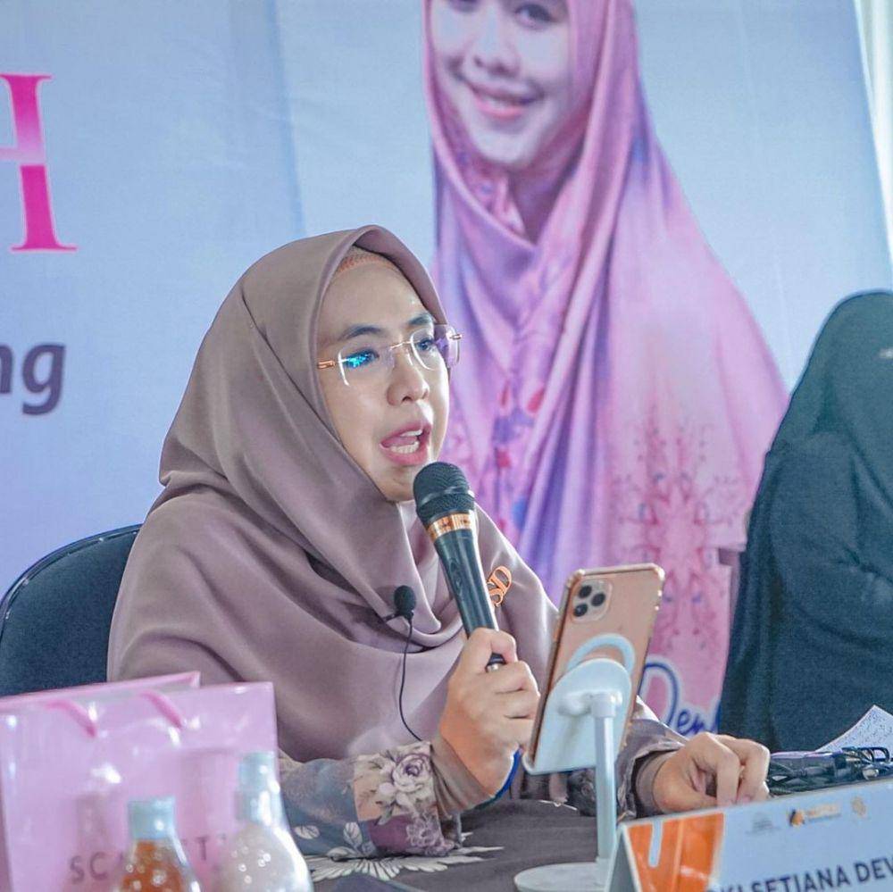 potret Oki Setiana Dewi safari dakwah ke Sumatra Barat (instagram.com/okisetianadewi)