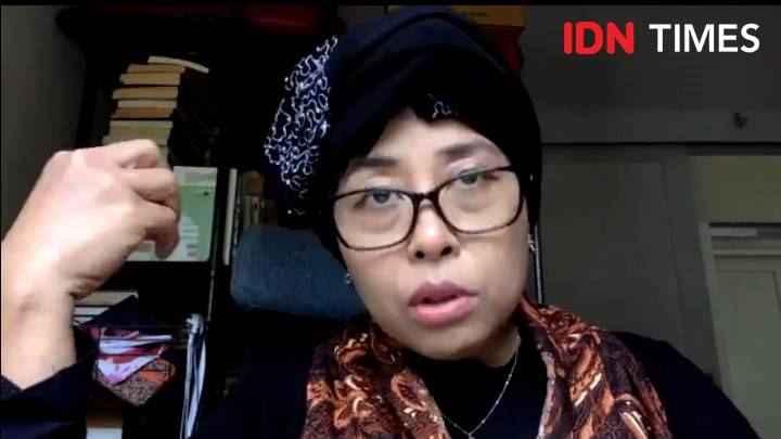 Direktur Asian Muslim Action Network (AMAN) Indonesia Ruby Kholifah, dalam Konferensi Pers Catatan CEDAW Working Group Indonesia (CWGI) atas Situasi dan Kondisi Hukum dan Kebijakan Perempuan di Indonesia dalam Universal Periodic Review (UPR) PBB, Jumat (9/9/2022). (IDN Times/Lia Hutasoit)