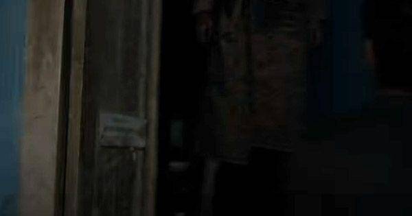 Penampakan tubuh melayang ( Dok. Starvision Plus / Keramat 2 )