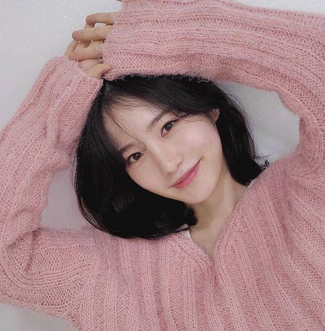 Shin Ye Eun (instagram.com/__shinyeeun)