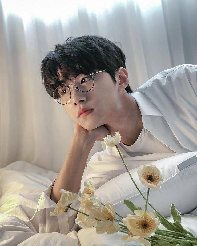 Seo Ji Hoon (instagram.com/jihux)