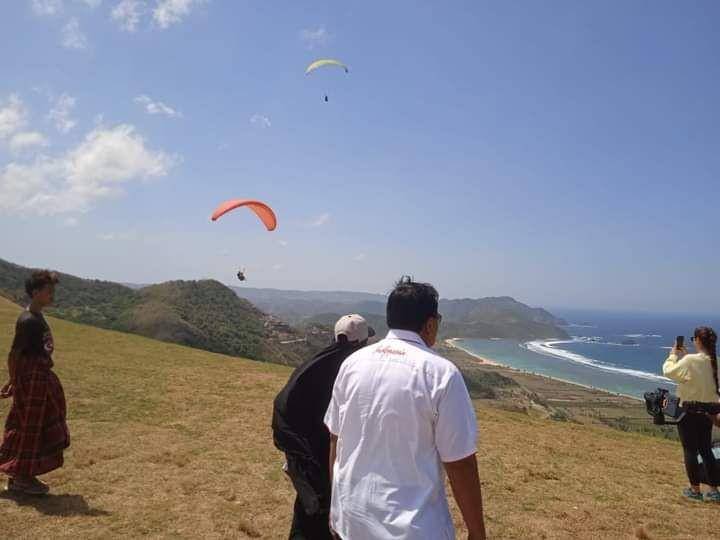 Bukit Kancing Lombok Tengah yang dipersiapkan menjadi venue paralayang PON 2028. (dok. KONI NTB)