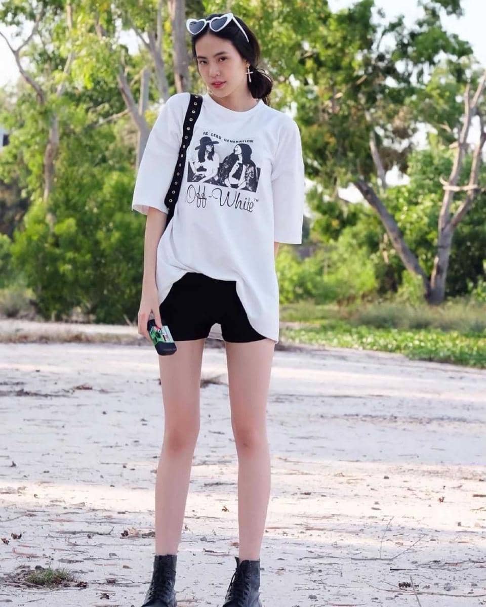 OOTD ala Lilly Nichapalak (instagram.com/lilly_nicha)