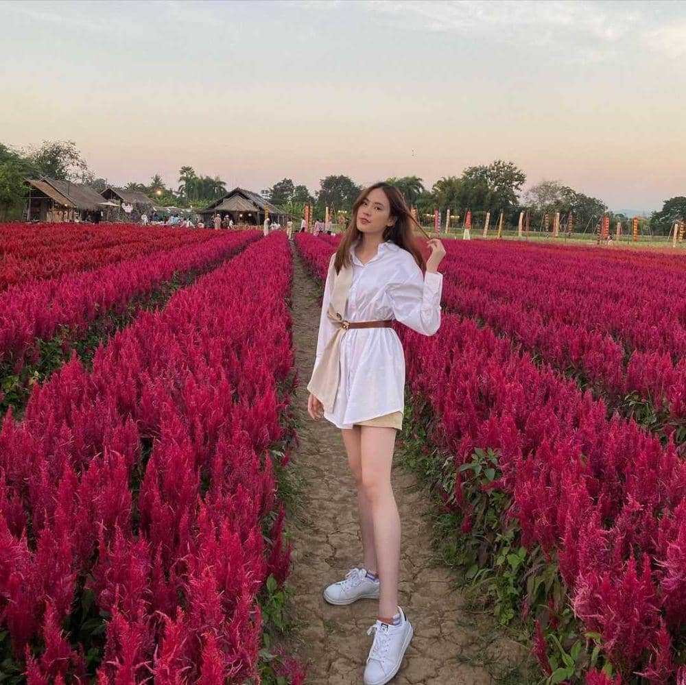 OOTD ala Lilly Nichapalak (instagram.com/lilly_nicha)