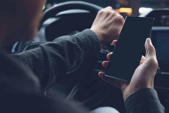 Bermain gadget di mobil (devicetests.com)