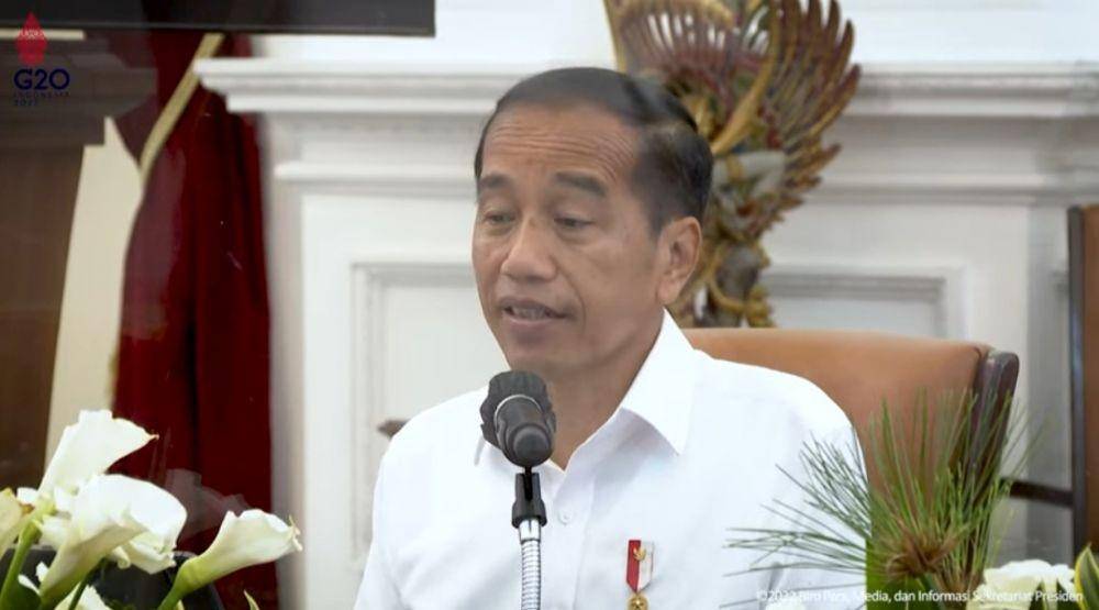 Presiden Joko "Jokowi" Widodo ketika memimpin rapat terbatas & membahas soal KITAS dan Visa on Arrival pada 9 September 2022. (Tangkapan layar YouTube Sekretariat Presiden)