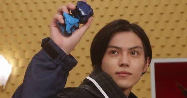 Ace mendapat dua item ( Dok. Toei Company / Kamen Rider Geats )