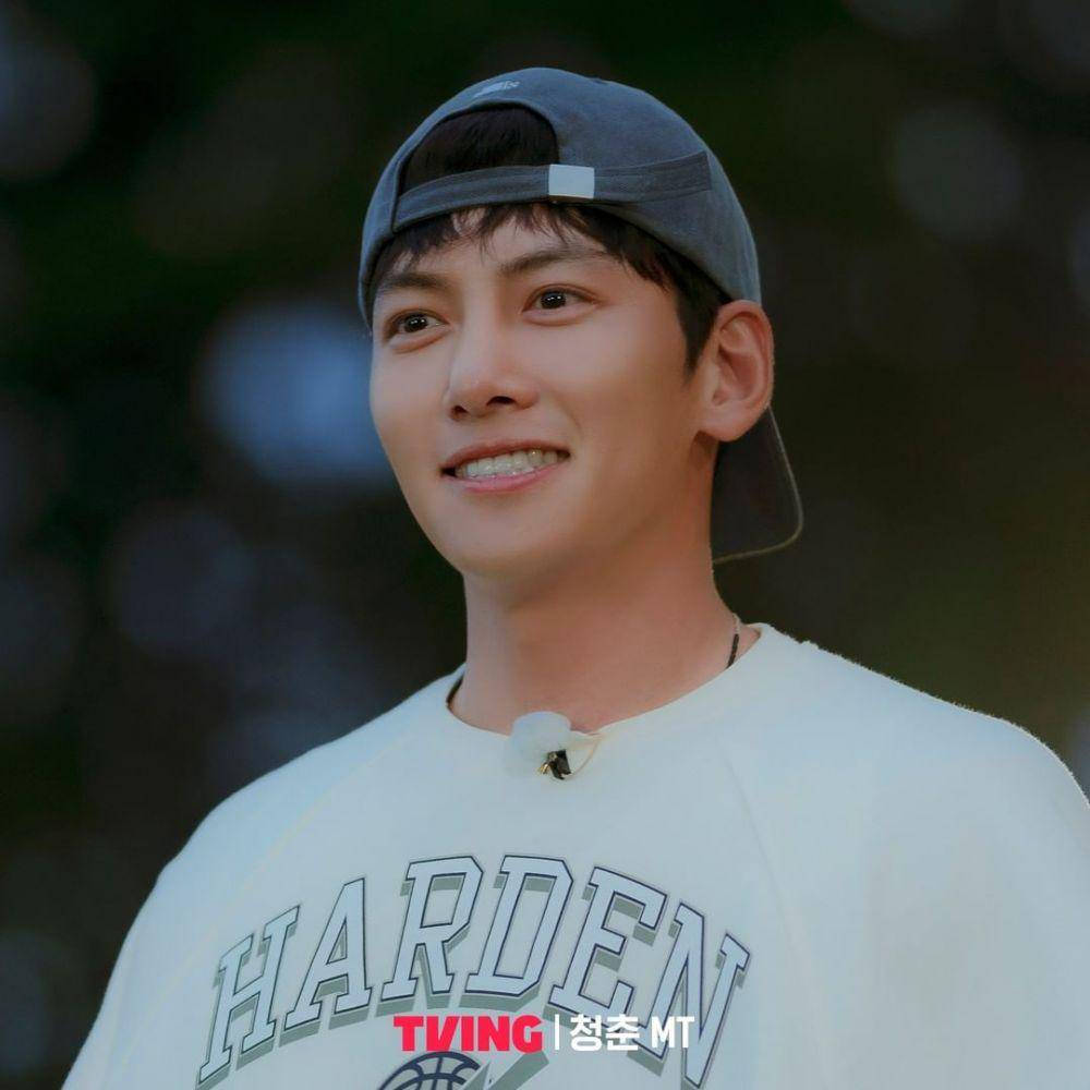 cuplikan variety show Young Actors' Retreat (instagram.com/