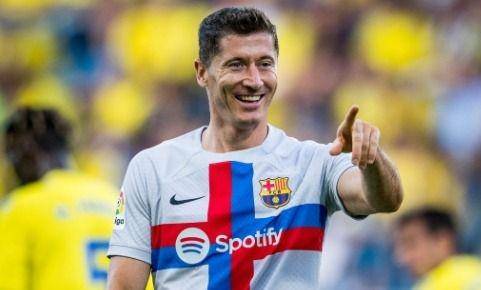 Selebrasi Robert Lewandowski ketika mencetak gol ke gawang Cadiz, Minggu (10/9/2022). (Twitter/@FCBarcelona).