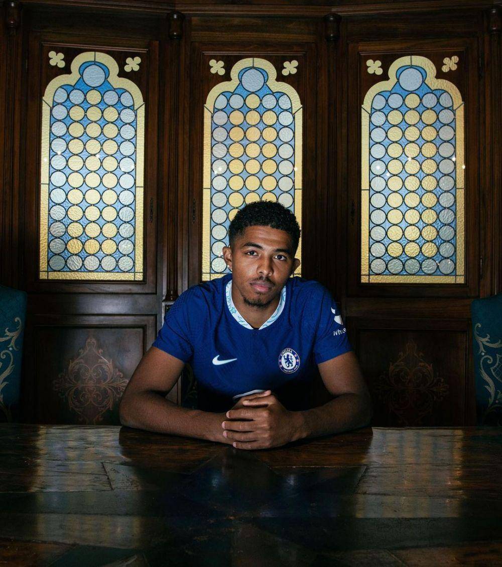 Wesley Fofana saat diperkenalkan Chelsea. (instagram.com/chelseafc)