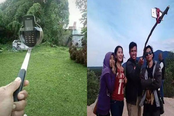 Gak Punya Tongsis, 10 Potret Kelakuan Orang Selfie Ini Bikin Cekikikan