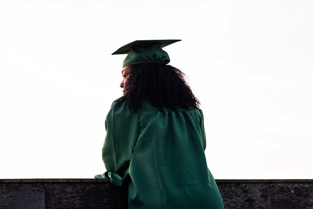 5 Alasan Perempuan Berpendidikan Tinggi Tak Akan Membuat Pria Minder
