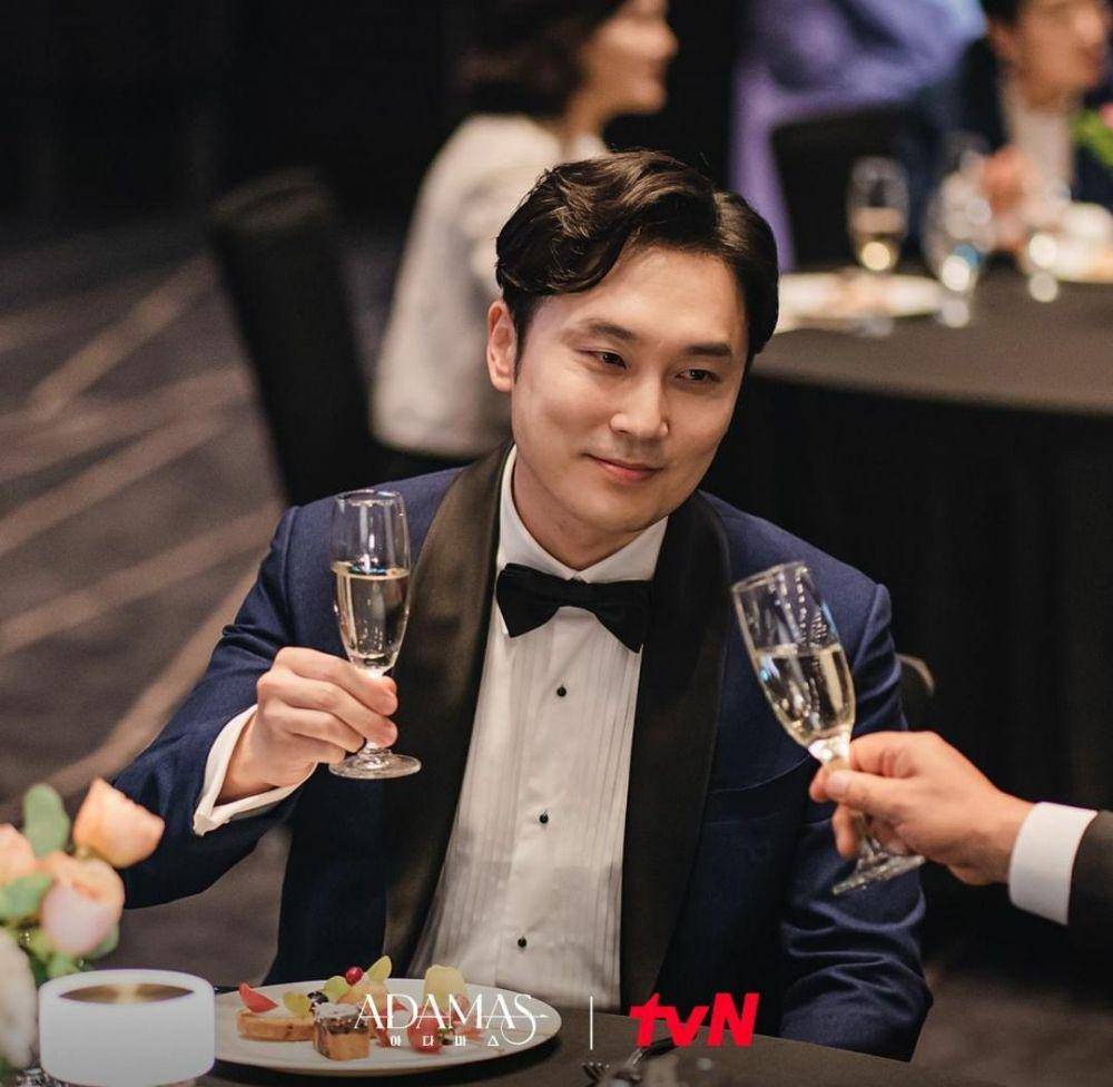 Seo Hyun Woo di drama Adamas (instagram.com/tvn_drama)