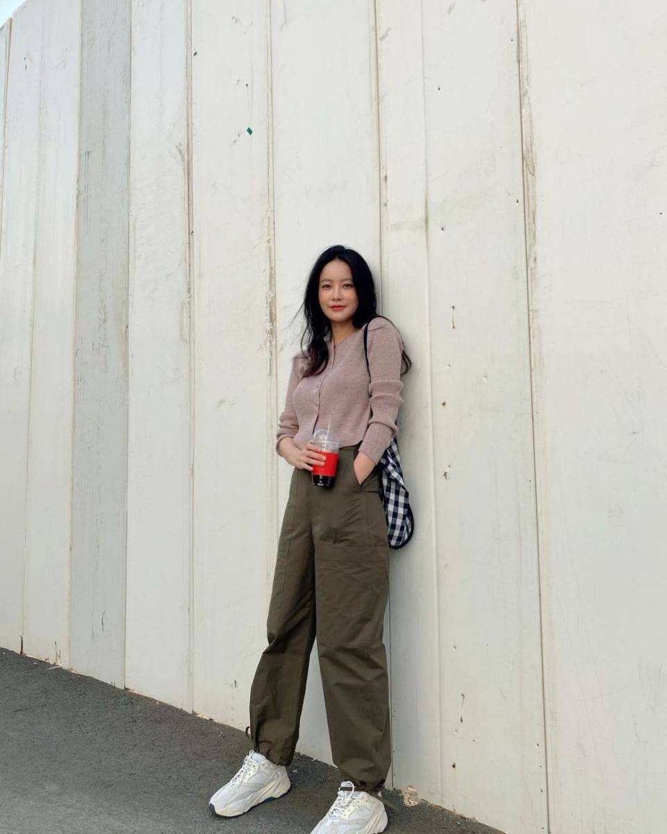 OOTD kasual ala Oh Yeon Seo (instagram.com/ohvely22)