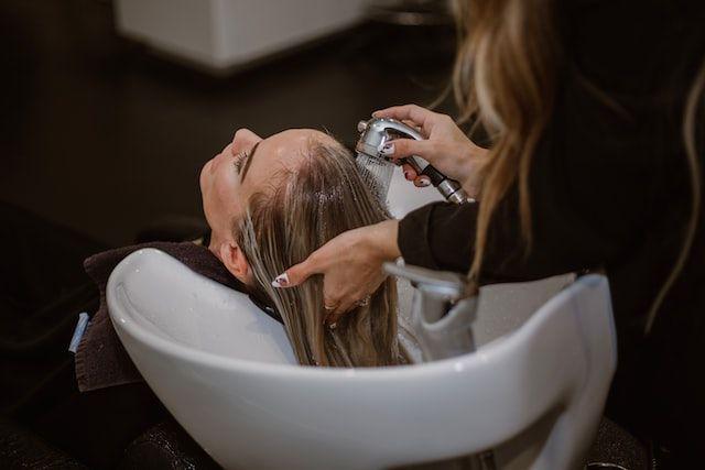5 Cara Memanjangkan Rambut yang Gak Boleh Dilewatkan