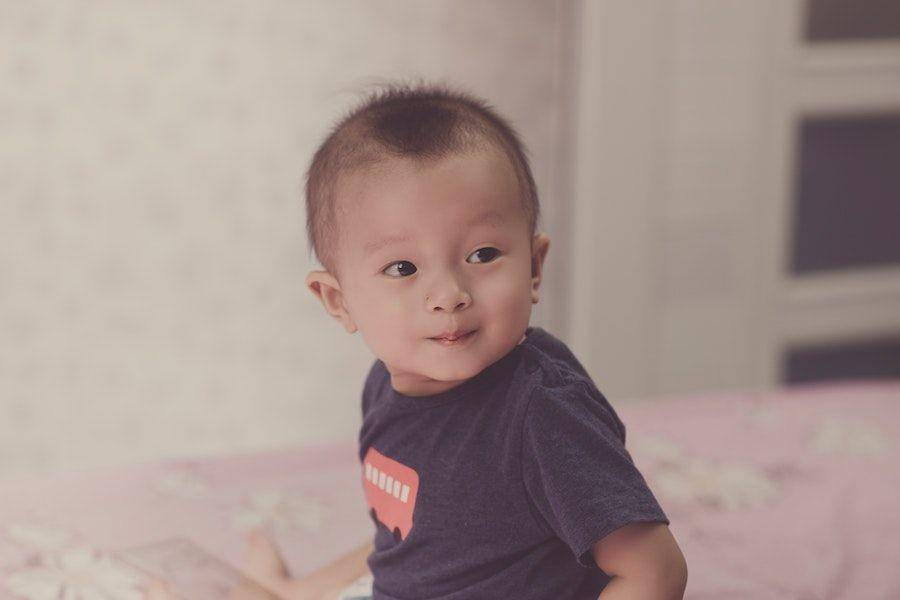 ilustrasi bayi laki-laki (pexels.com/@minan1398)