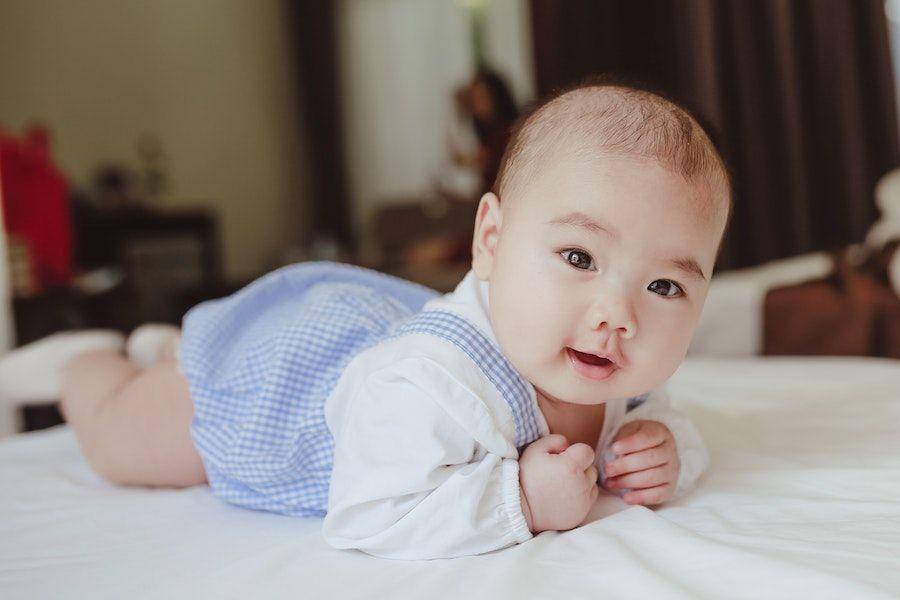 ilustrasi bayi laki-laki (pexels.com/@sunvani-hoang-59600621)