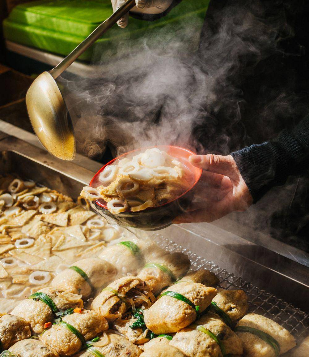sajian fish cake ala Korea (unsplash.com/@rawkkim)