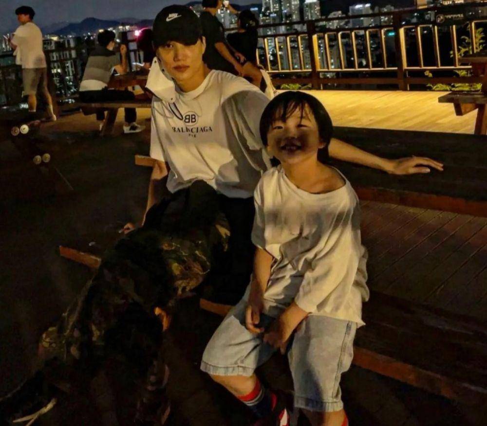 Kai Exo (instagram.com/story.kimjongin/)