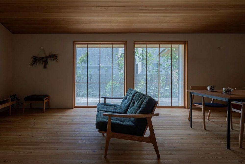 pintu geser bergaya Jepang (instagram.com/taichi_nishishita_architects)
