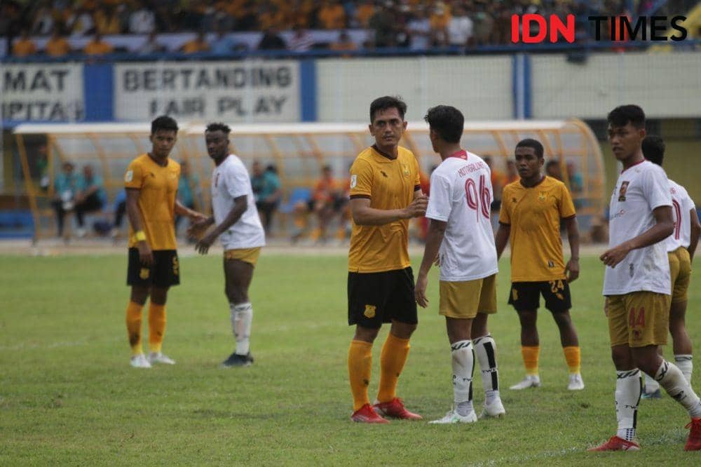 Duel PSDS kontra Sriwijaya di Stadion Baharoeddin Siregar, Lubukpakam, Minggu (11/9/2022) (IDN Times/Doni hermawan)