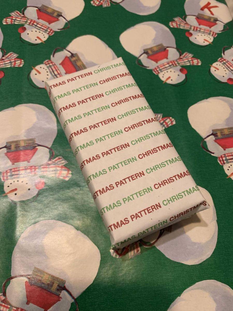 potret hadiah kocak dari orang terdekat (reddit.com/user/unbaileyvable)