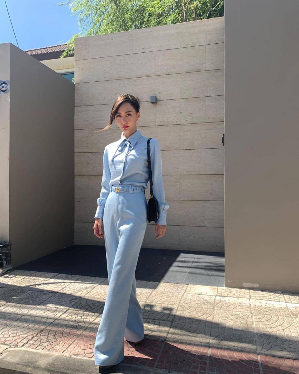 inspirasi office look ala Toey Jarinporn (instagram.com/toeyjarinporn)