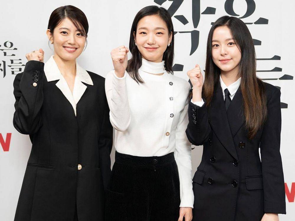 penampilan tiga bersaudara dari drama Little Women saat konferensi pers (dok. tvN/Little Women)