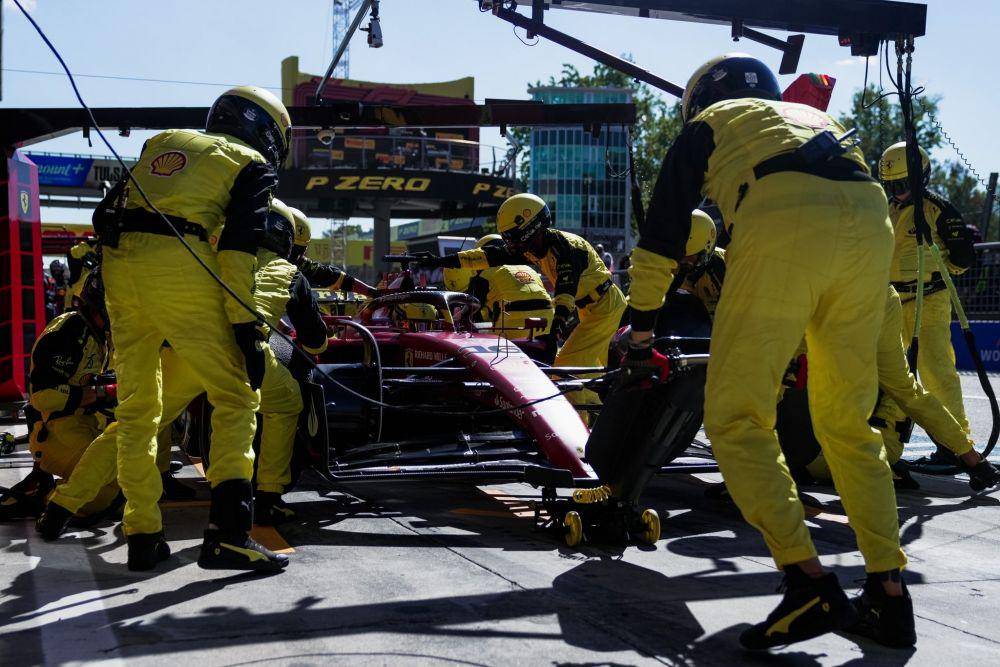 Charles Leclerc saat masuk pit pada balapan GP Italia 2022 (twitter.com/ScuderiaFerrari)