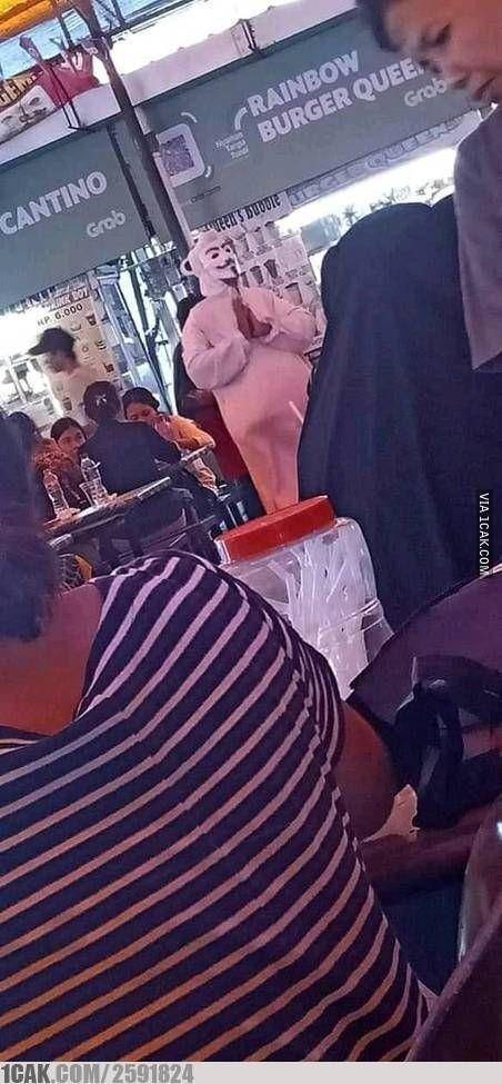 orang pakai topeng hacker (1cak.com)