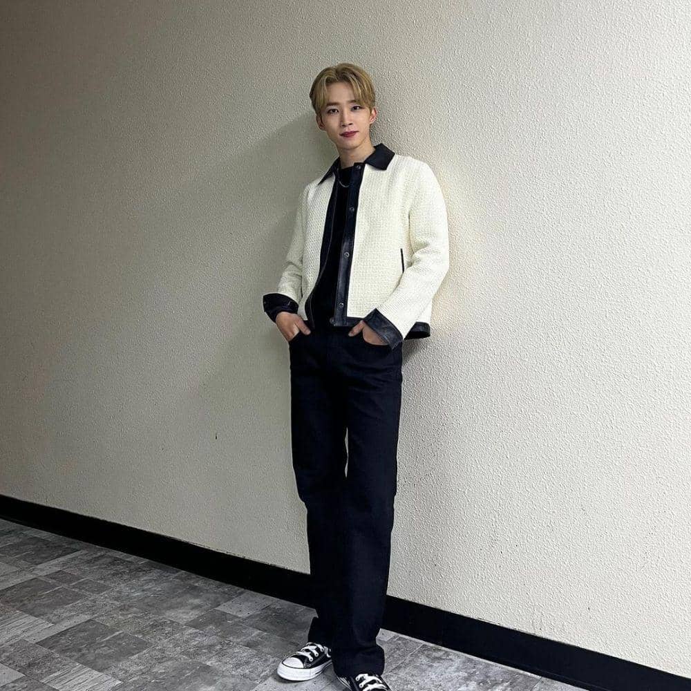 OOTD dengan celana jeans ala member N.Flying (instagram.com/9_6_meng22)