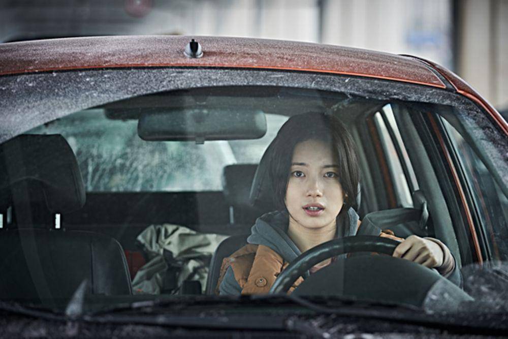 Bae Suzy di Ashfall (dok. CJ ENM/Ashfall)