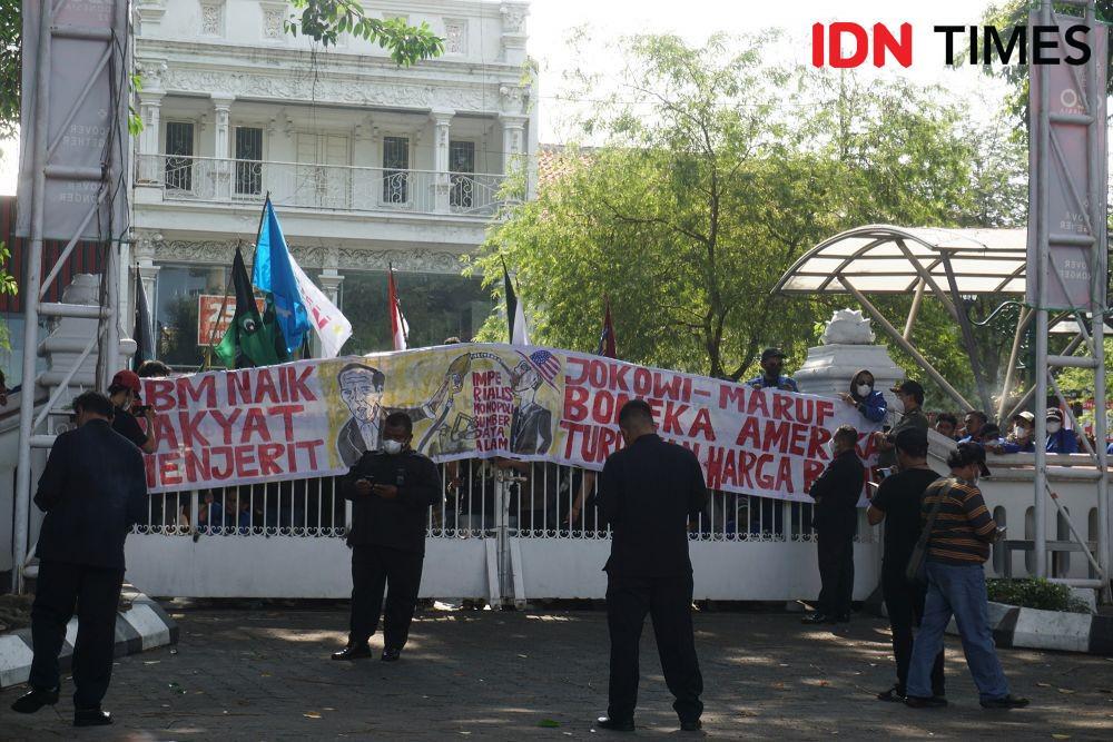 BBM Naik, Mahasiswa Demo di DPRD DI Yogyakarta Minta UMP Naik