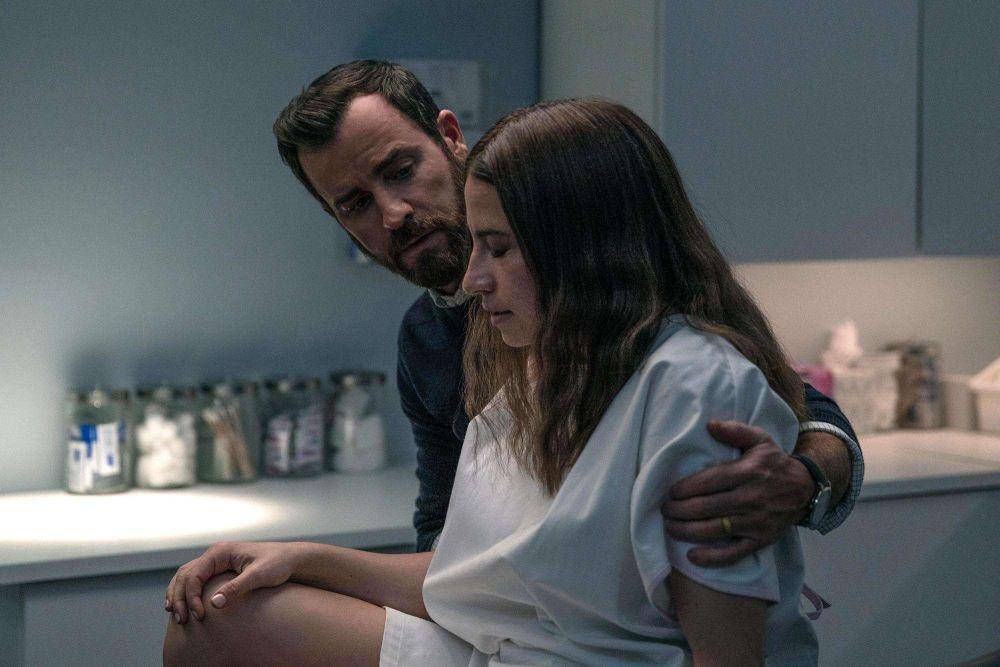 Ilana Glazer dan Justin Theroux dalam film False Positive (dok. Hulu/False Positive)