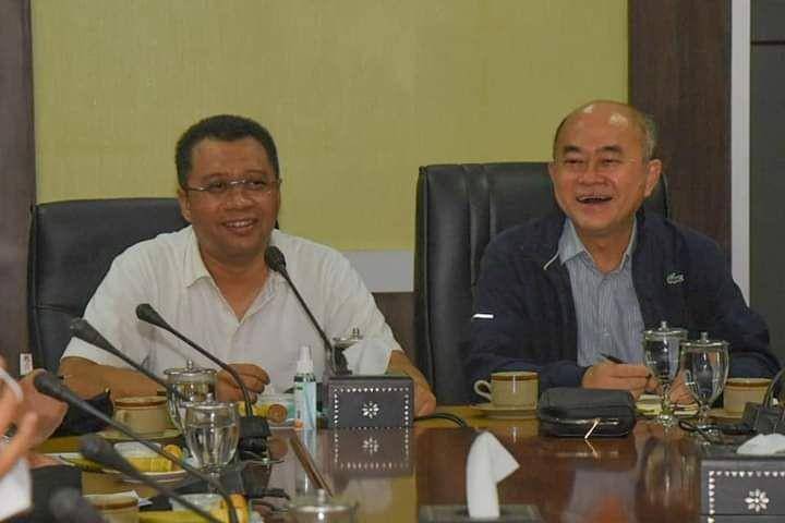 Gubernur NTB Zulkieflimansyah saat menerima kunjungan Tim Salim Group yang akan melakukan kunjungan lapangan terkait rencana investasi bidang agribisnis dan industri di NTB. (facebook com/Bang Zul Zulkieflimansyah)
