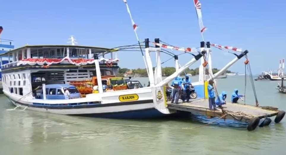 pelabuhan Kalianget (youtube.com/Mayda Tour TV)