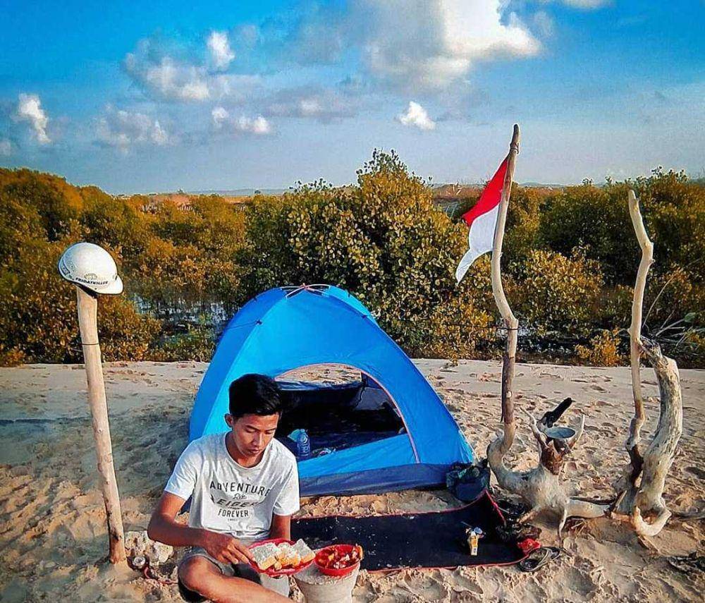 tenda di pantai Keris (instagram.com/anugerah_wibawa)