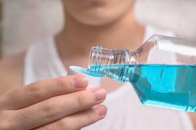 10 Rekomendasi Obat Kumur untuk Pria, Bikin Napas Tetap Segar!