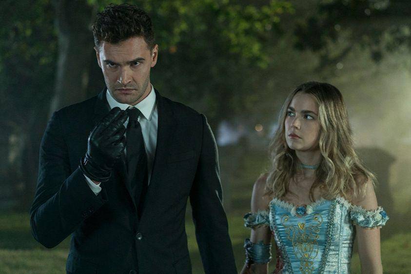 adegan dalam serial Into the Dark (dok. Hulu/Into the Dark)